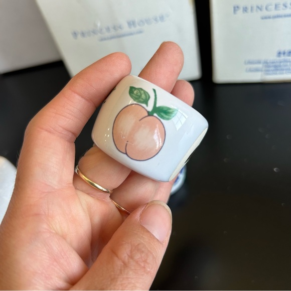 New princess house Vintage Ceramic Napkin Ring Set of 4 , Fruit Print - Picture 4 of 5